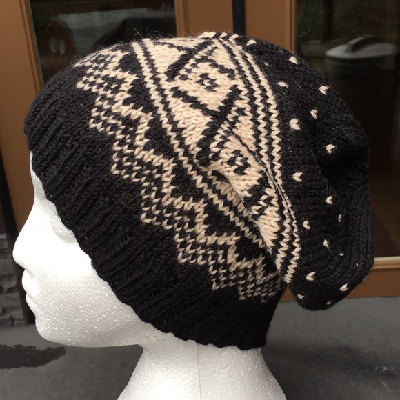 Hand Knit Nordic Hat/Toque - Picture 1 of 4